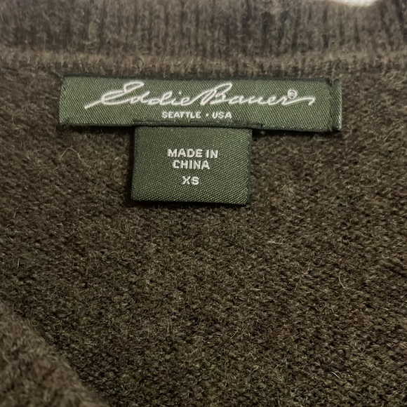 Women’s button up  sweater - Picture 4 of 5